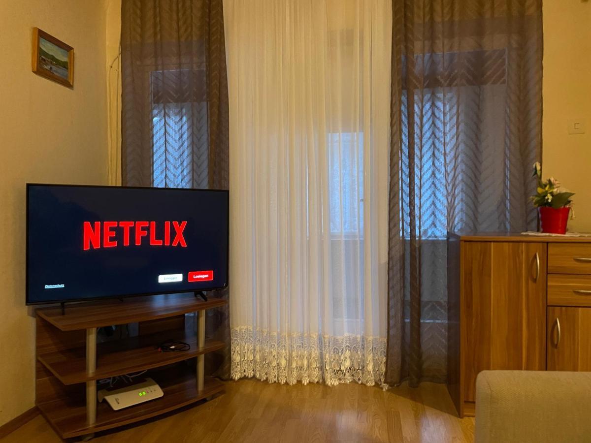 Cheap Outlet Center Apartment With Pool Parndorf Ngoại thất bức ảnh